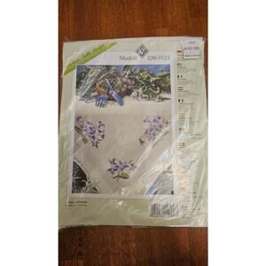 Tablecloth 32" X‎ 32"  Complete Kit Purple Floral Modell 230-5921 Germany NEW